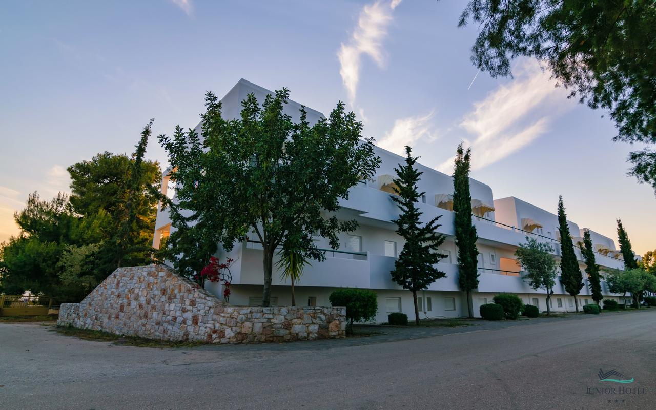 Junior Hotel Íria Kültér fotó