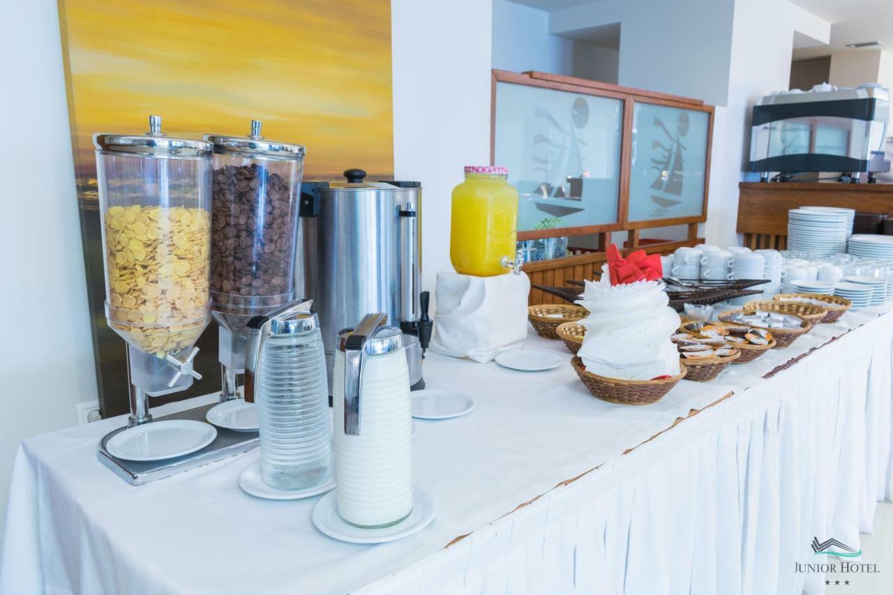 Junior Hotel Íria Kültér fotó