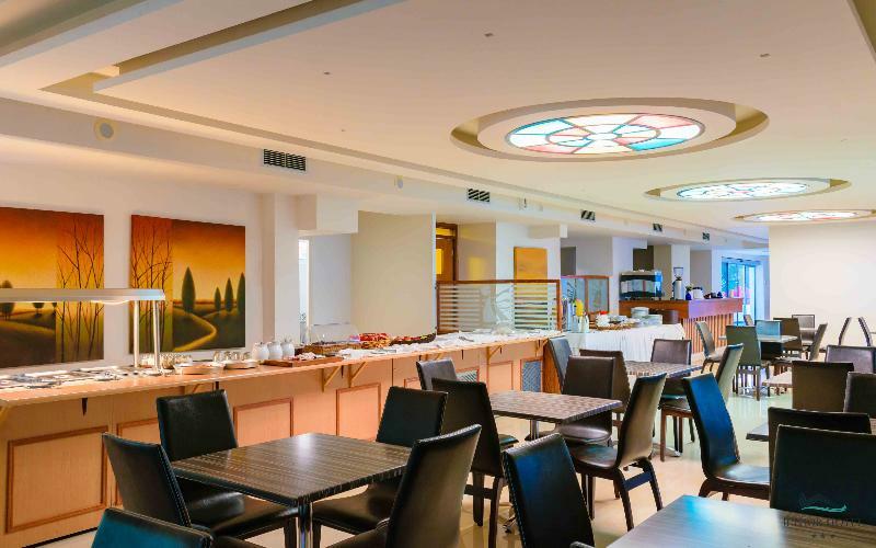Junior Hotel Íria Kültér fotó