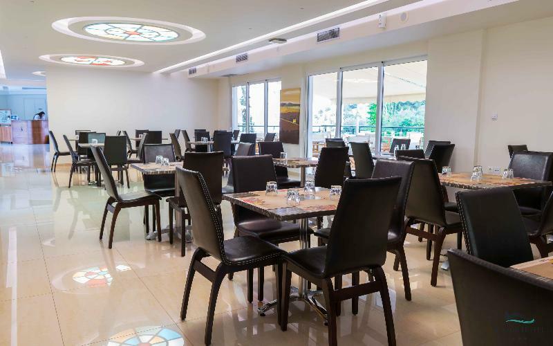 Junior Hotel Íria Kültér fotó