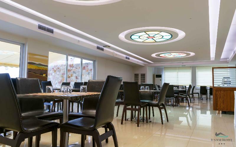Junior Hotel Íria Kültér fotó